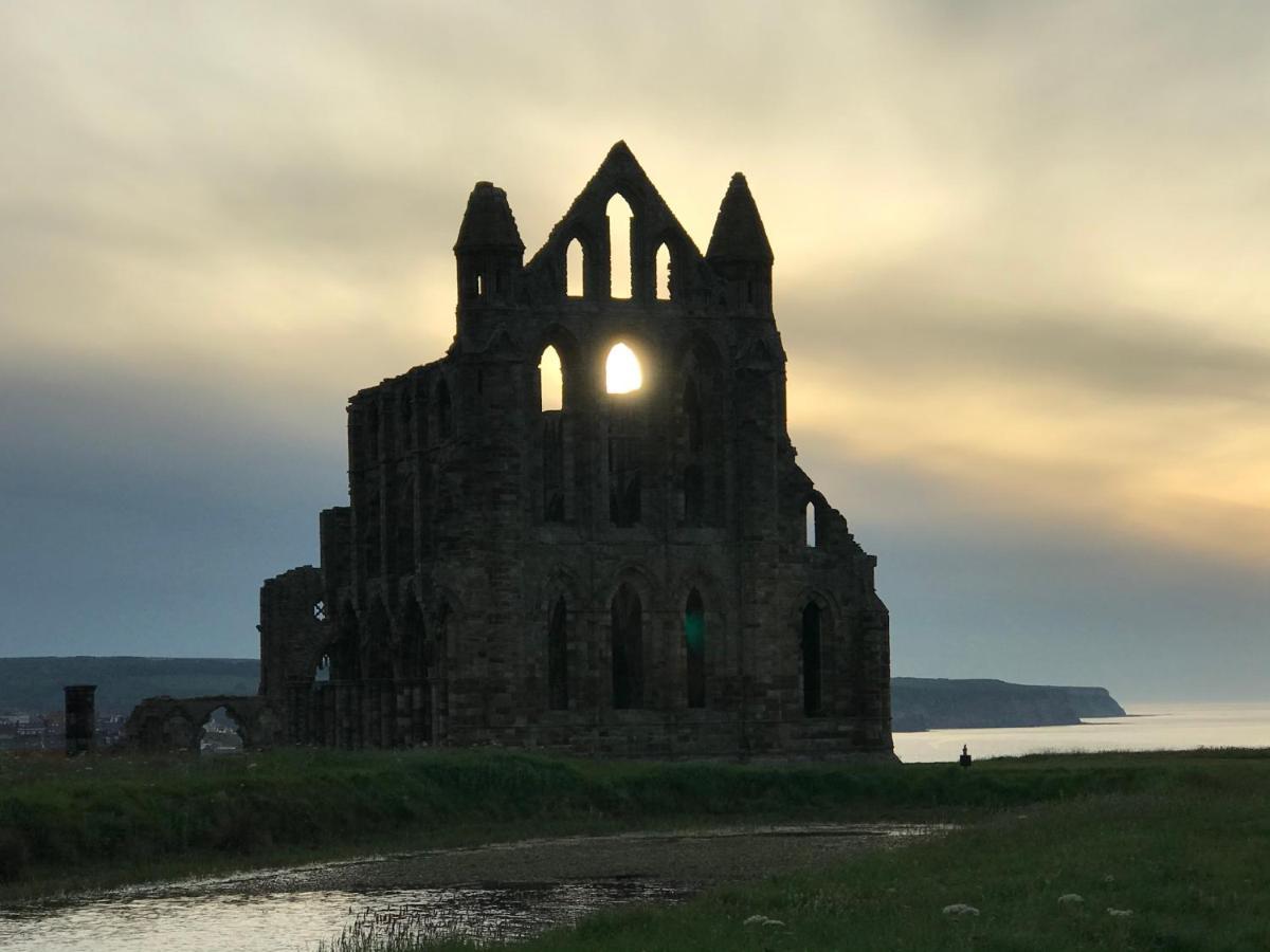 Low Tide Whitby Exteriér fotografie